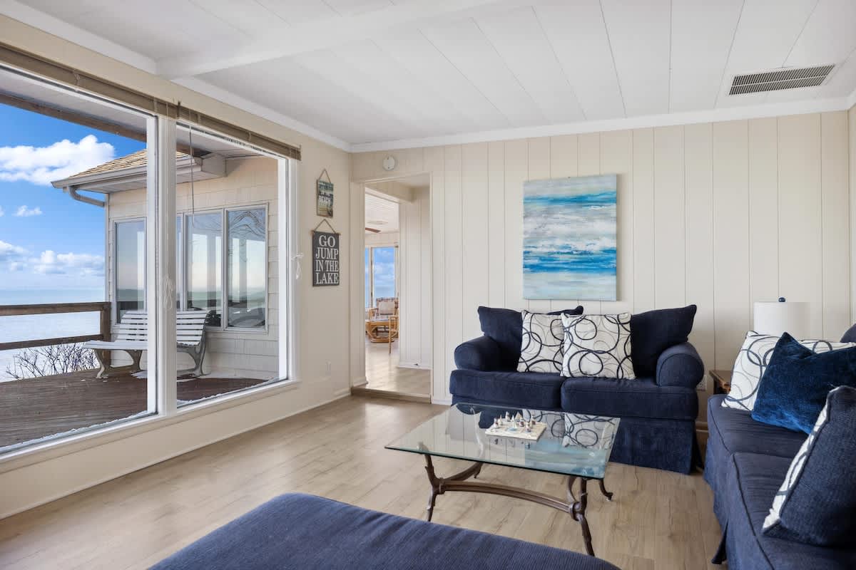 Sit back and say view la la!