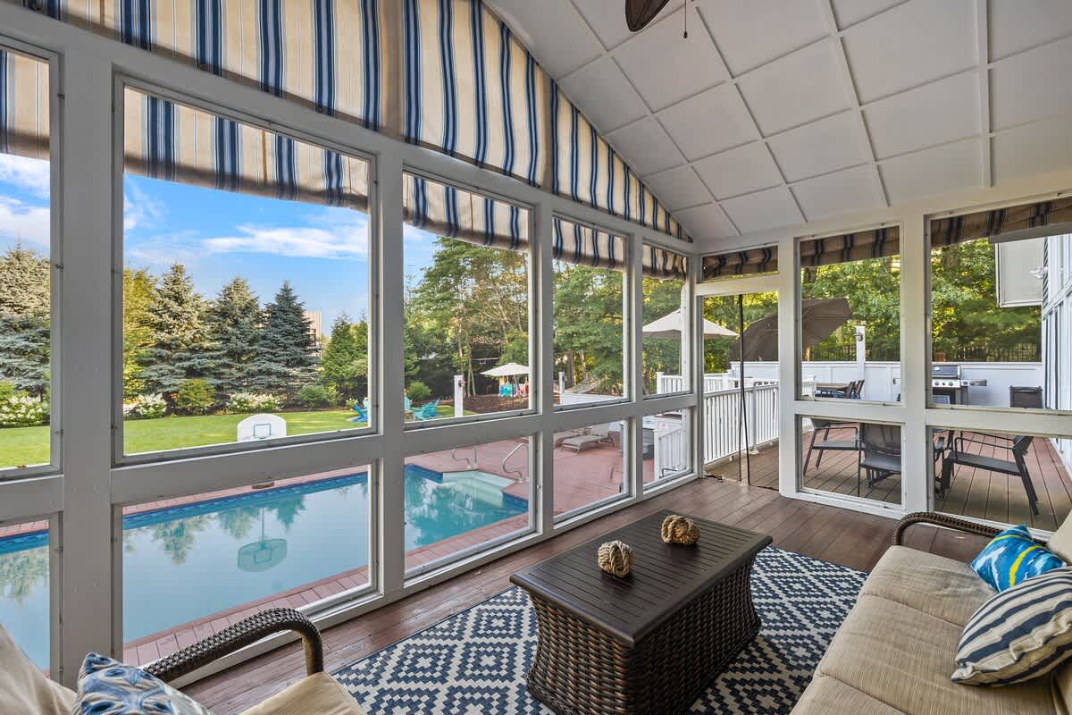 Indoor/outdoor living at its finest!