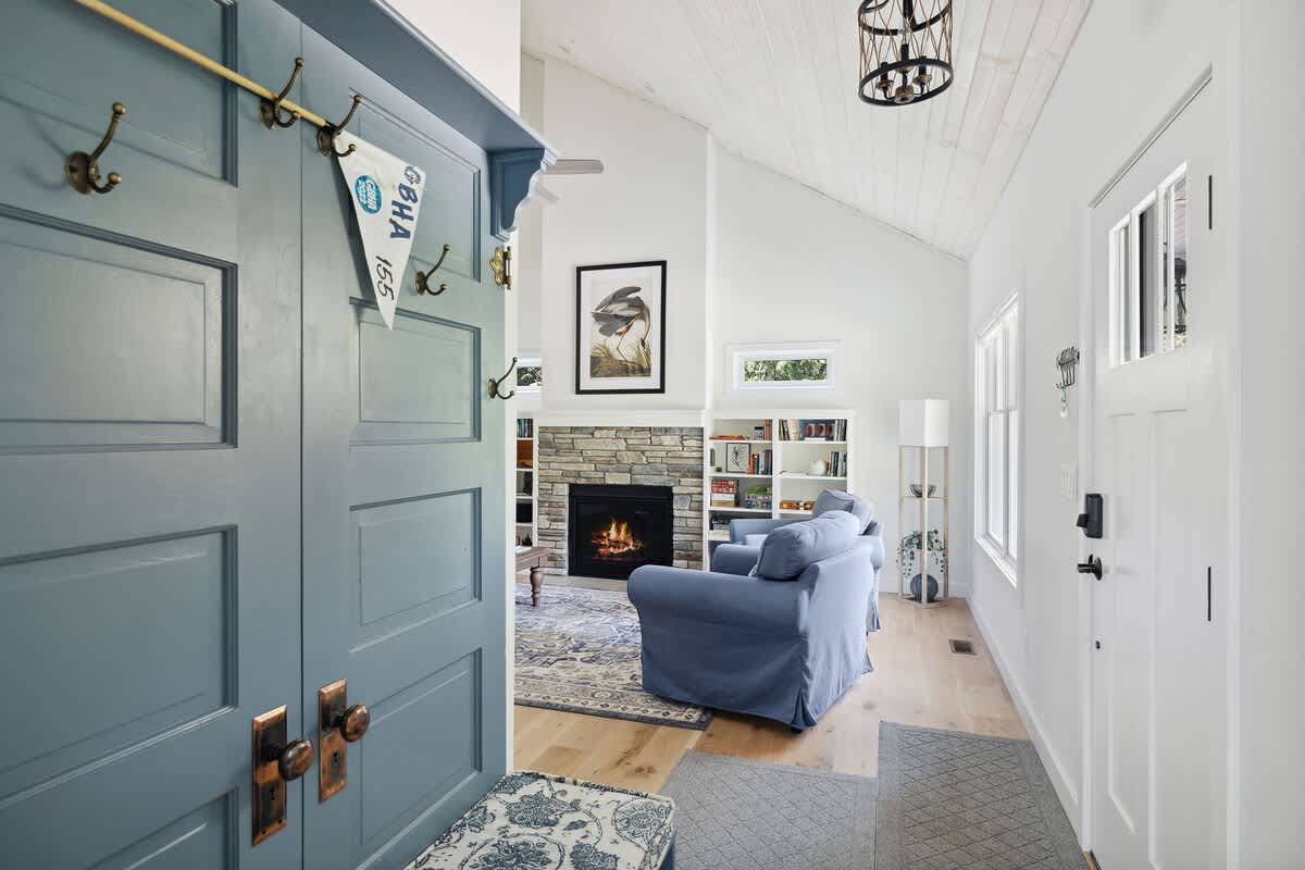 You’ll love all the details in the welcoming entryway!