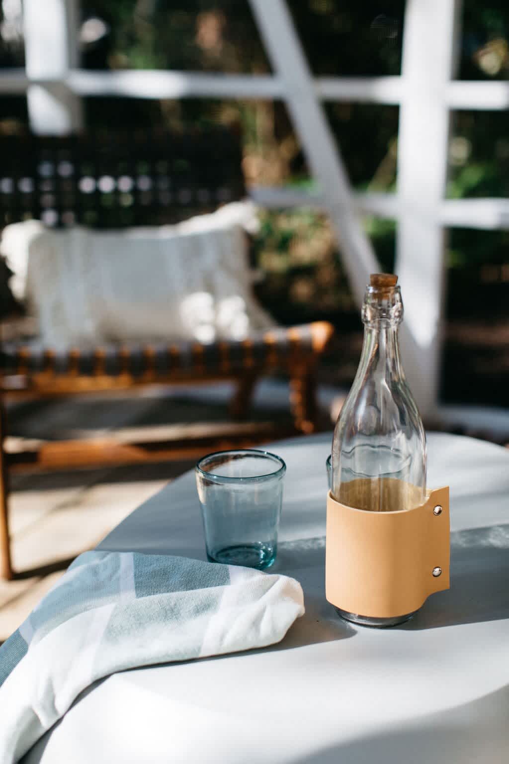 Alfresco delights: refreshing drinks under the open sky.