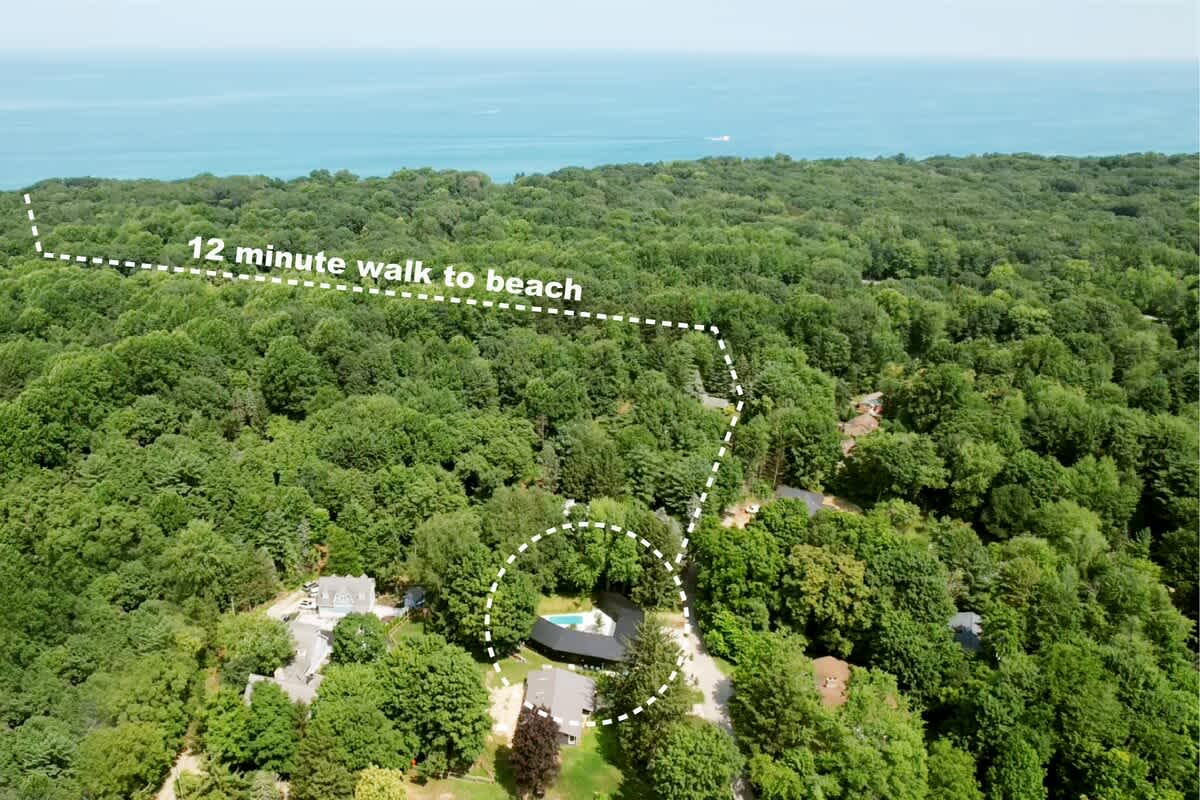 Owlwood is only a 12-minute walk to the beach.