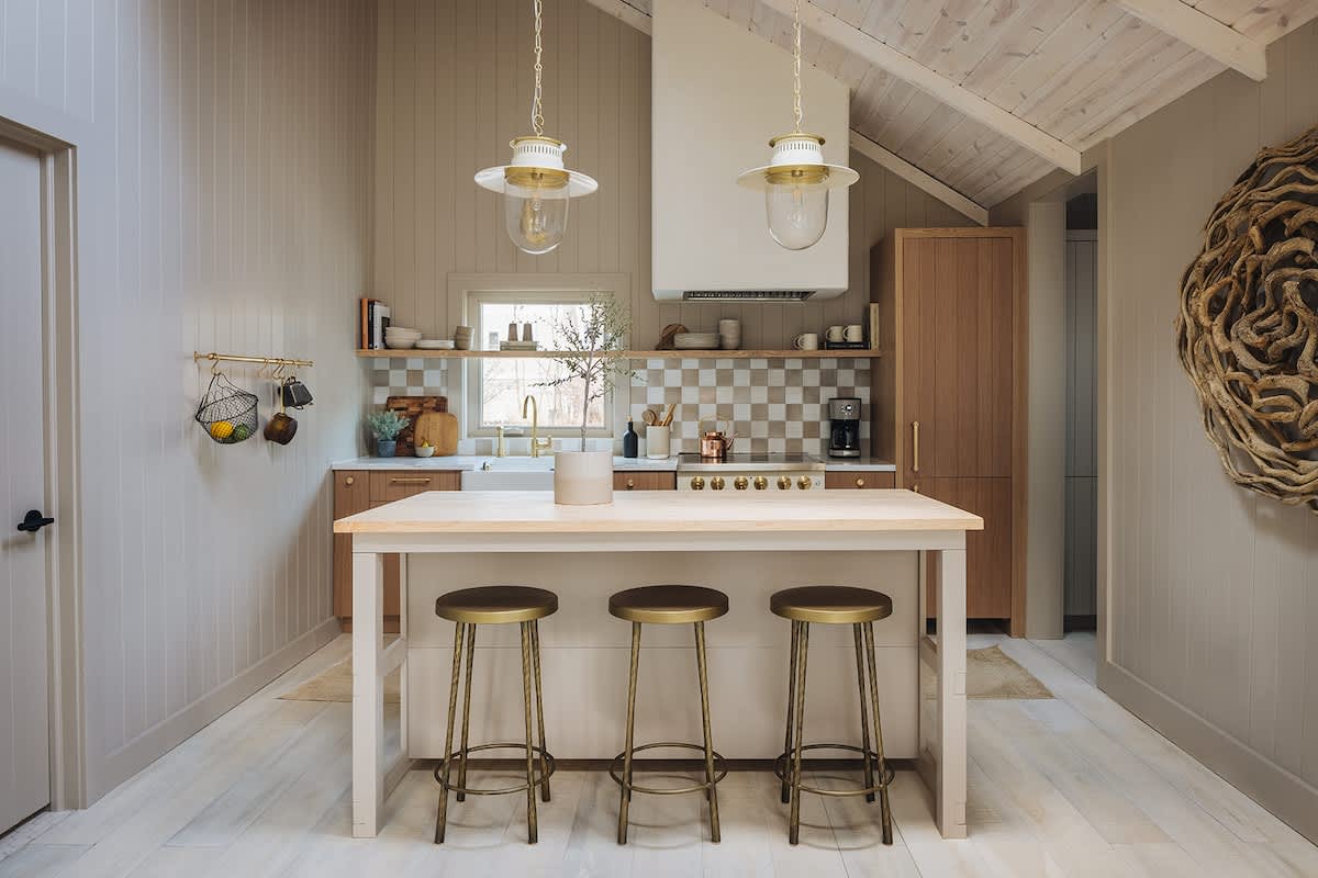 Vaulted ceilings, sky-lights, way-cool lighting - cooking's more of a pleasure.