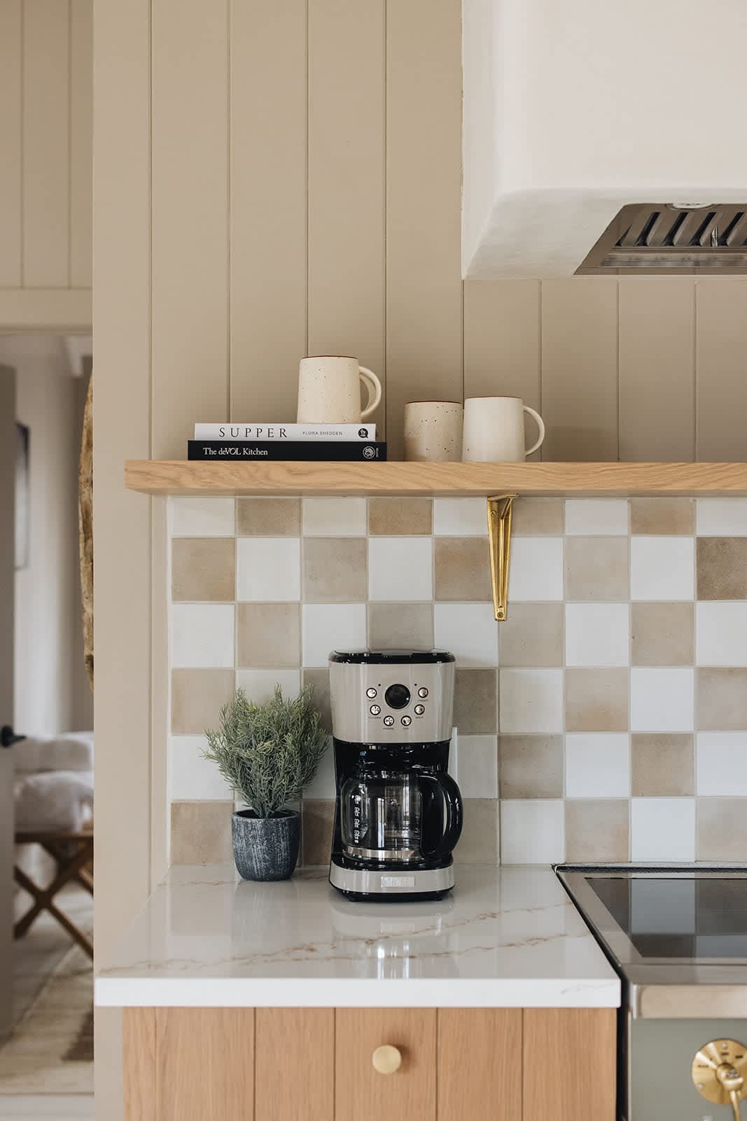 You’ll be using a high-quality coffee-maker and get primo coffee, too. Oh, yeah.