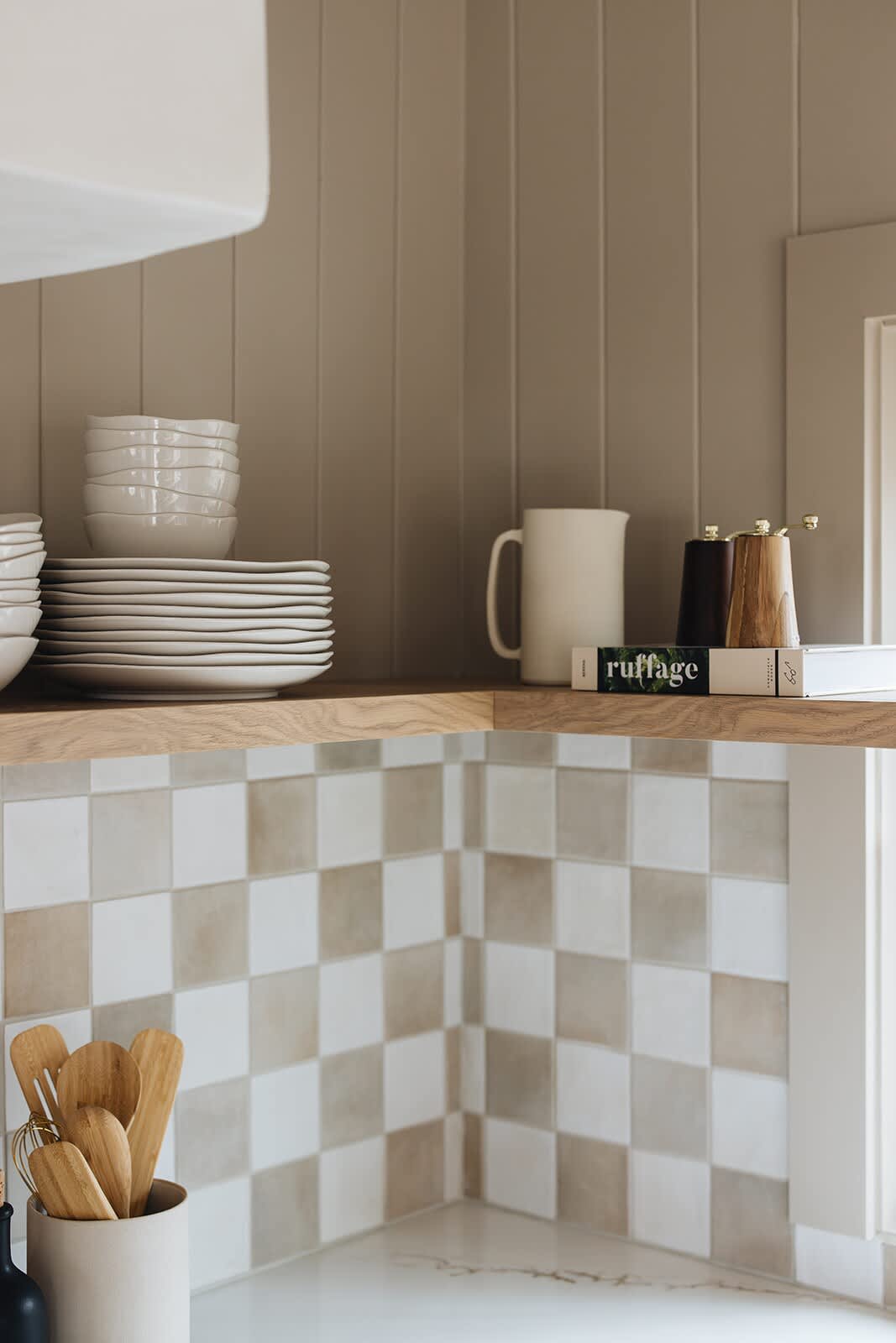 We supply you with handcrafted plates and bowls, and all the essentials.