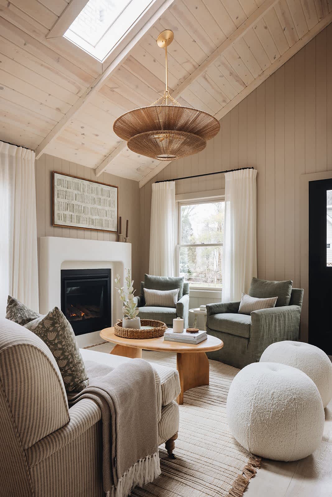 You + your guests will find relaxing comes easy in these sumptuous surroundings.