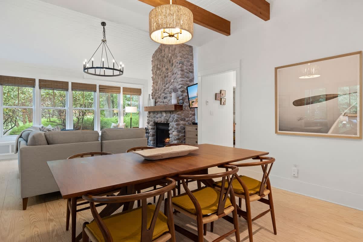 Six can comfortably dine and catch a view of the fireplace