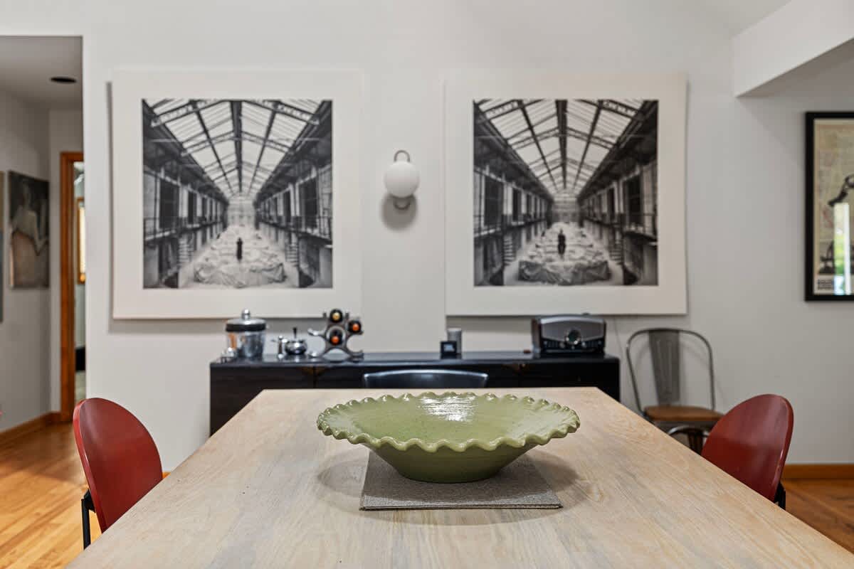 A perfect setting for a family dinner with a touch of sophistication.