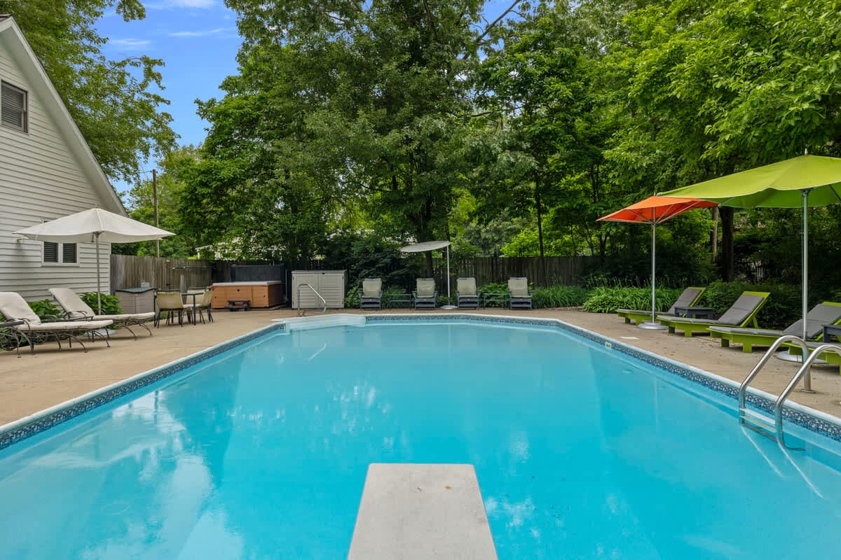 Dive in to some perfect vacation fun!