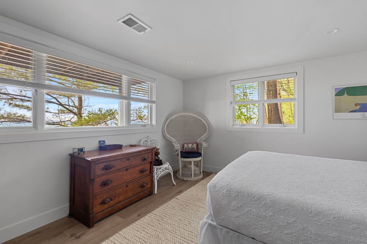 At Gasthaus Fox, each bedroom is a place where style and comfort reign supreme.