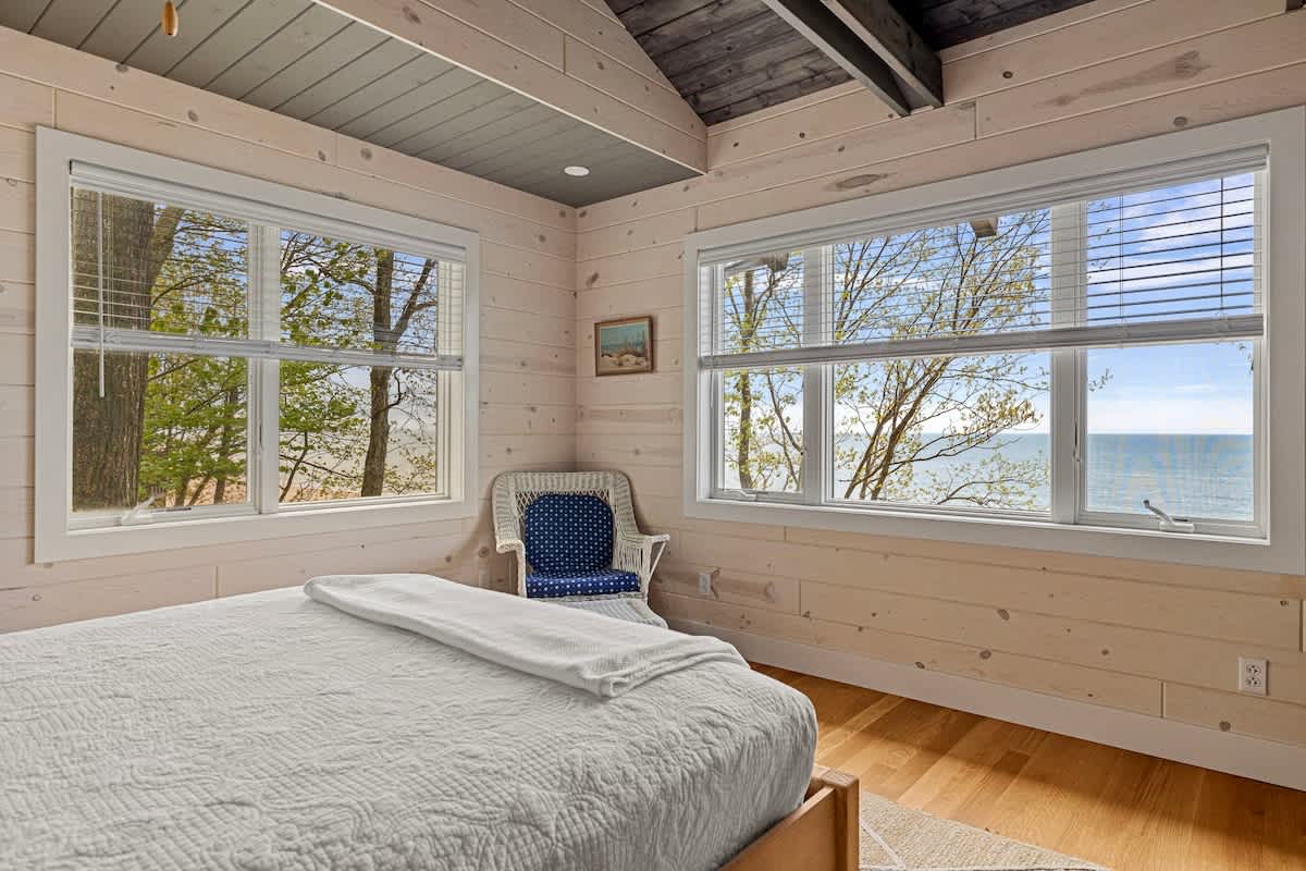 Bedroom 1 is on the upper level & has a queen-size bed.