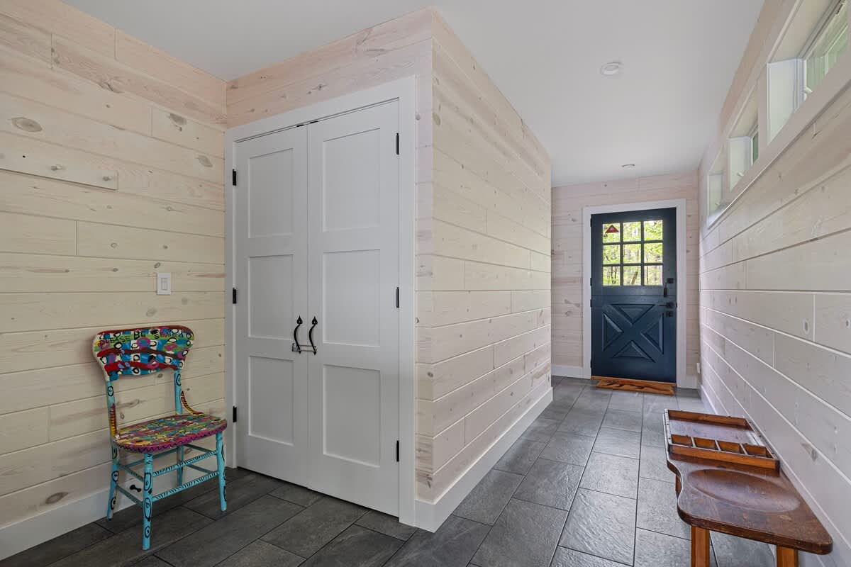 Style and natural beauty surround you as soon as you set foot in the door here.