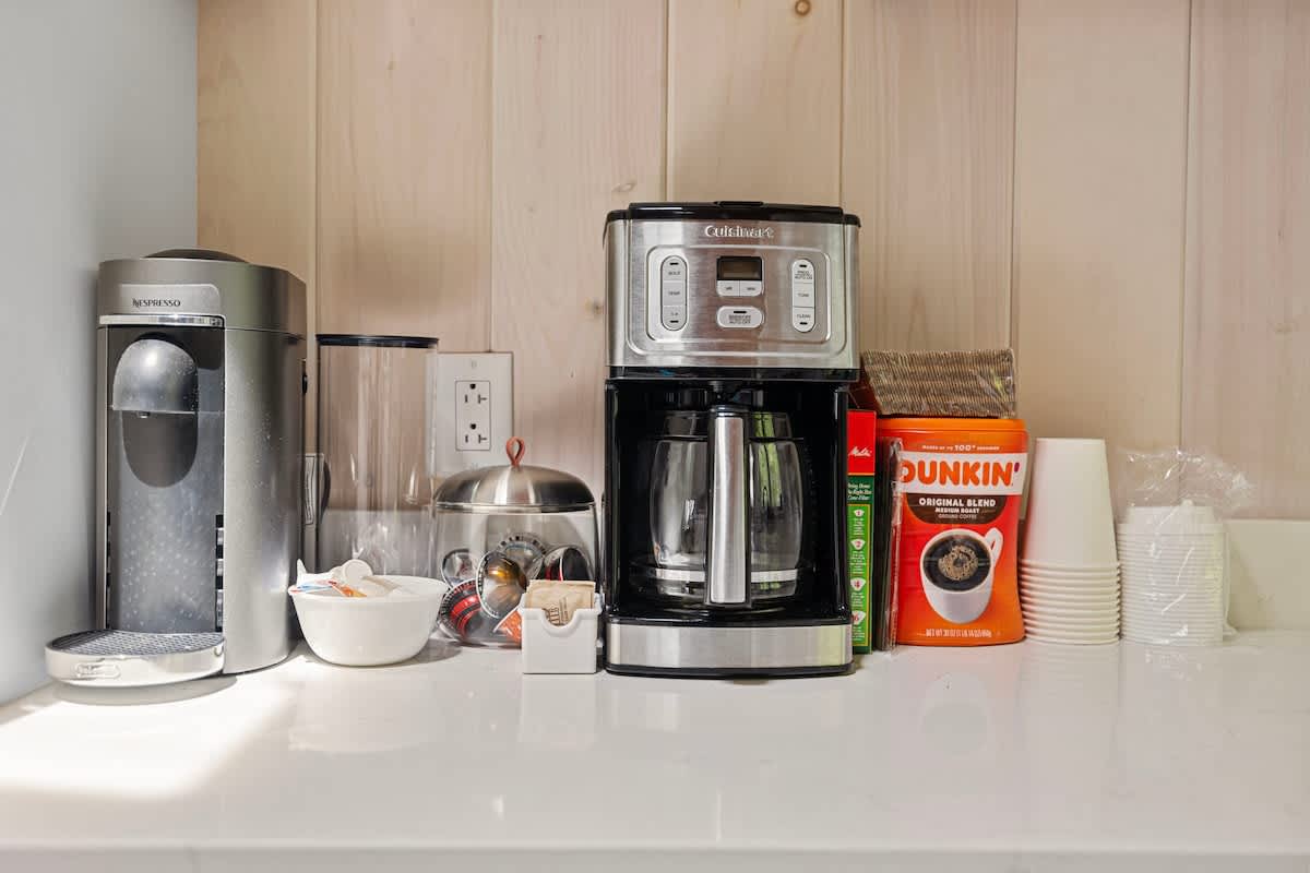 Y'all wanna' nice cup o' coffee on your vacation days, right? We gotcha'.