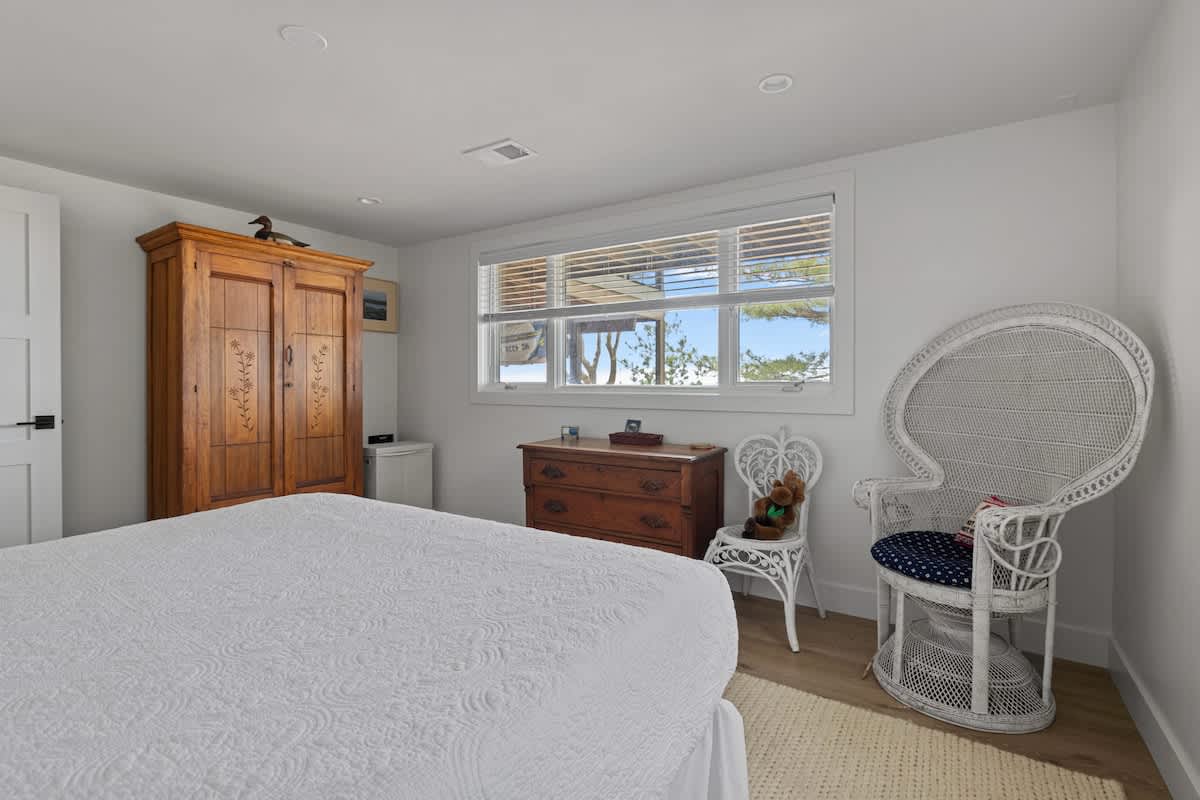 Spacious and warm, a comfy bed, lots of drawer storage and yes, nice views, too!