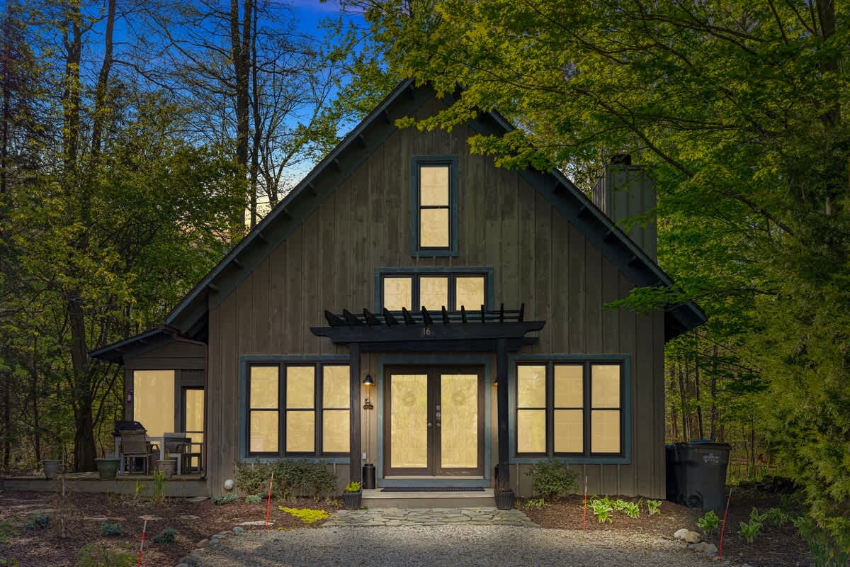 Deer Haus in the evening – the essence of peace and tranquility.