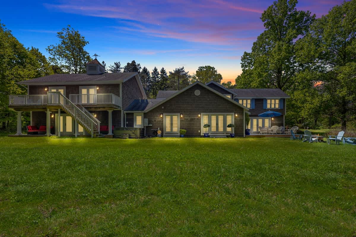 Gathering around a firepit to watch the night sky emerge, sip some wine. Mm-mm.