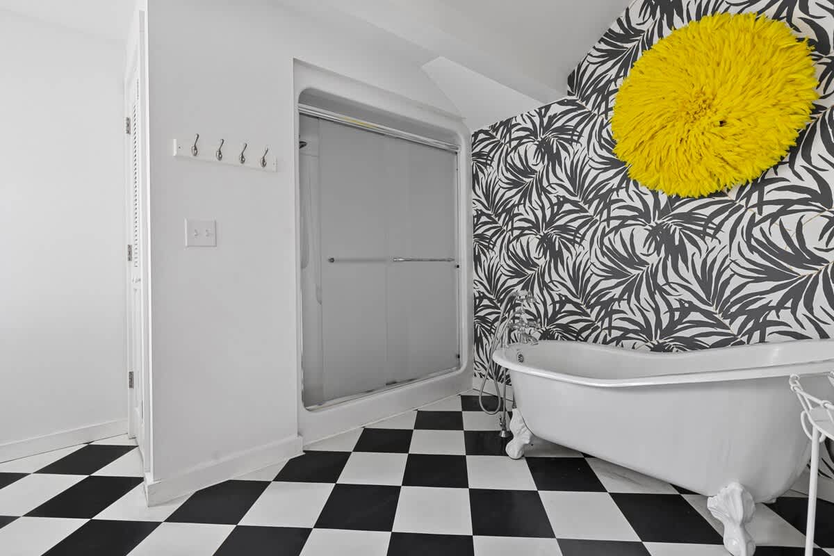 You feeling like reclining in a hot bath or stepping into a walk-in shower?