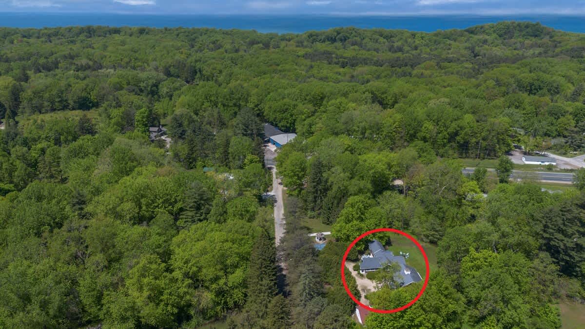 See how close you’ll be to majestic Lake Michigan and its glorious beaches? Mmm.