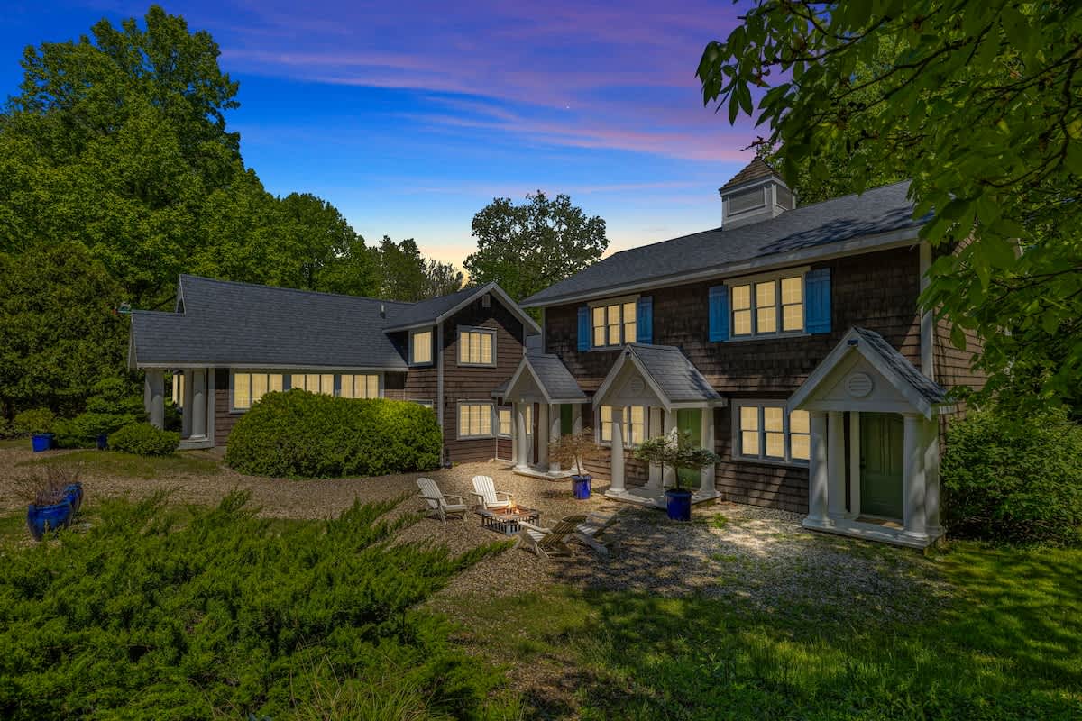 There's an indescribable beauty and serenity to the evenings here, for sure.