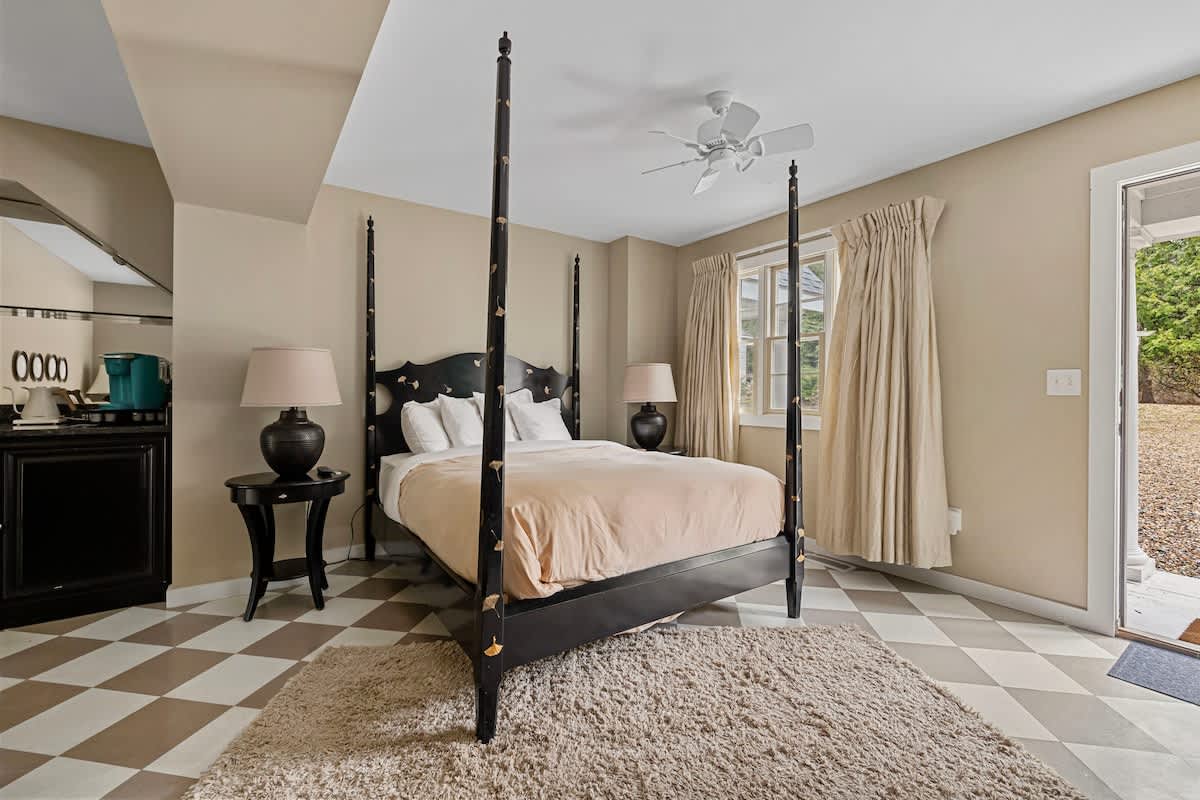 You - or your guests - will feel like royalty in this breathtaking bedroom.