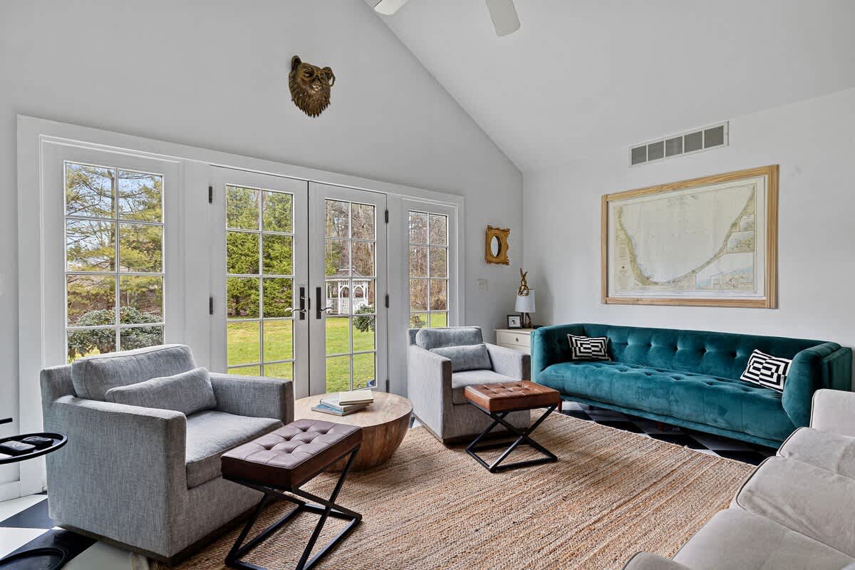 Cushy comfort galore is our jam, and this cool vacay property is packed with it!