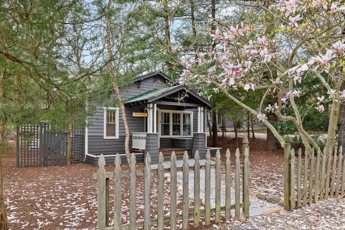 A fab cottage. Sweet-and-serene. Walk to the beach. And pet-friendly, too.