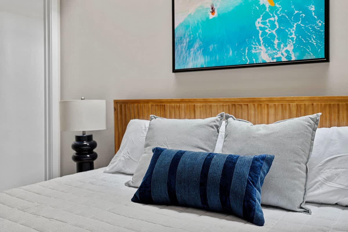 Snuggle up and dive into dreamland with this comfy setup!