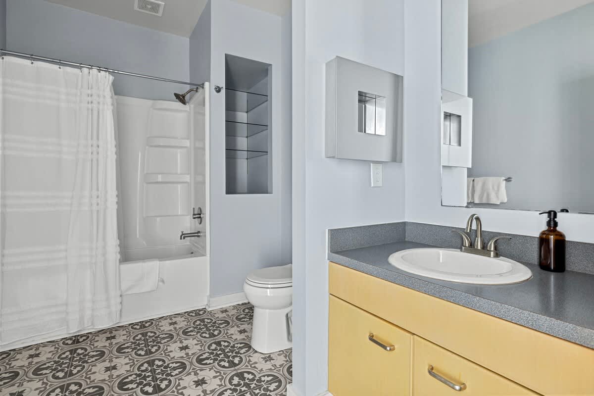 Freshen up in style with this sleek bathroom setup!