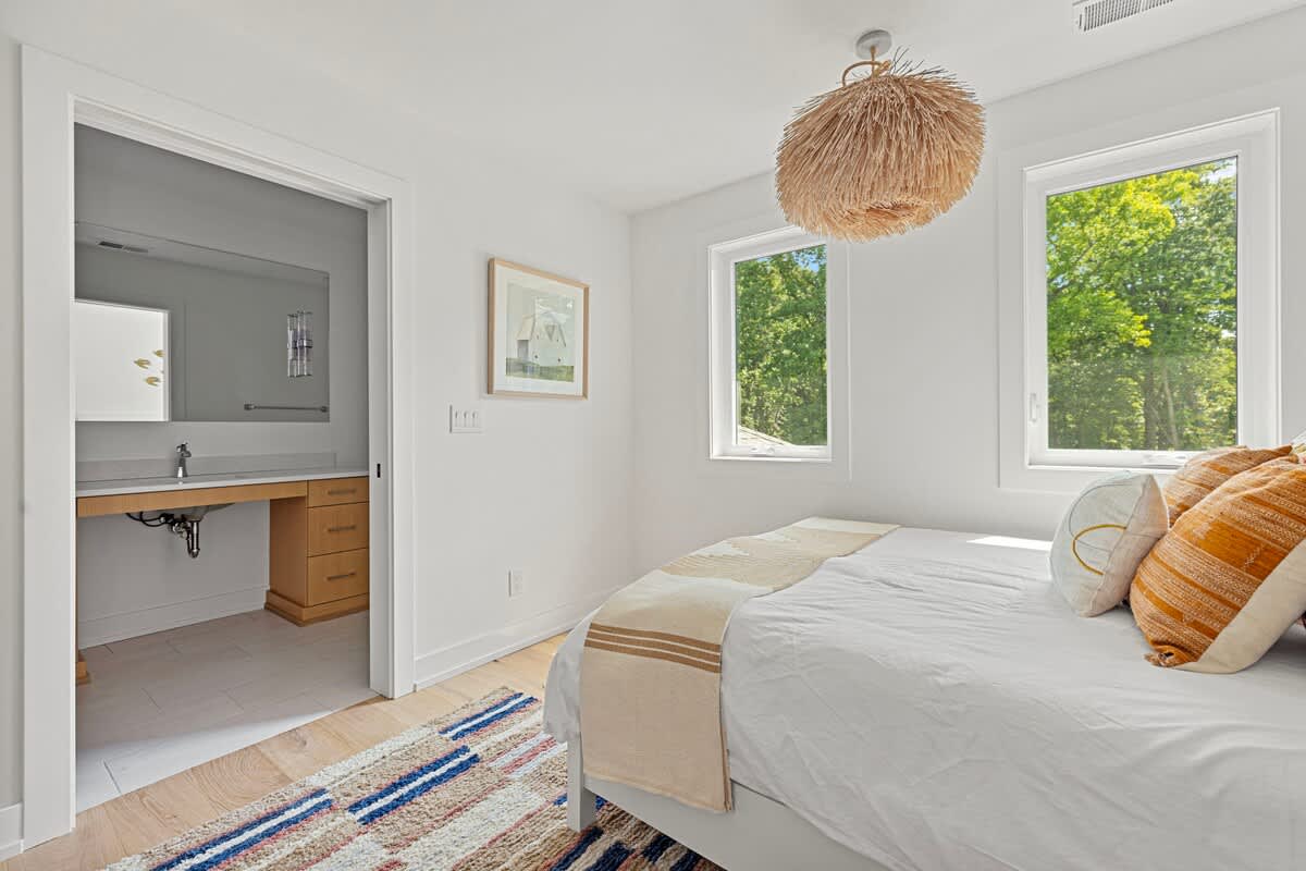 Breezy mornings in a tranquil bedroom. (Accessible Room and ensuite Accessible Bathroom)