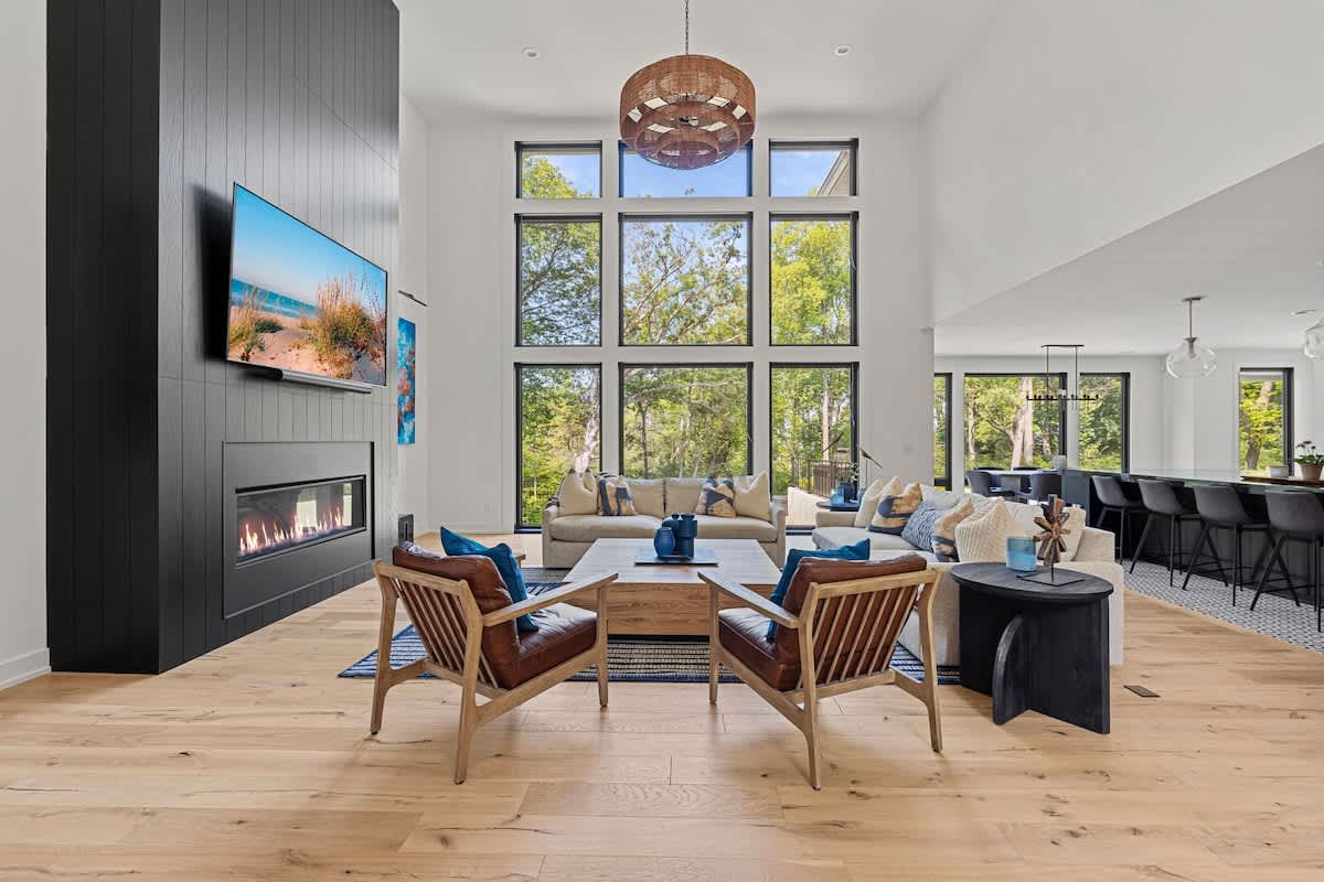 Welcome to Dunegrass Path - cozy vibes and natural light flooding in!