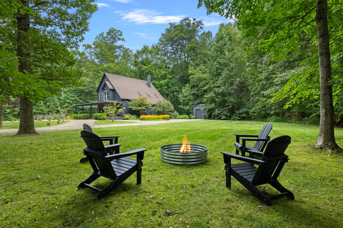 Backyard bliss: A patch of paradise in every shade of green!