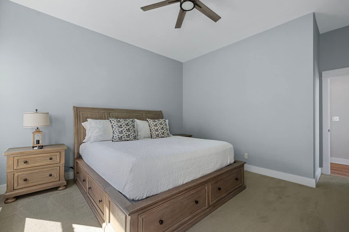 Every bedroom features high-quality bedding and linens, to ensure a sound sleep.