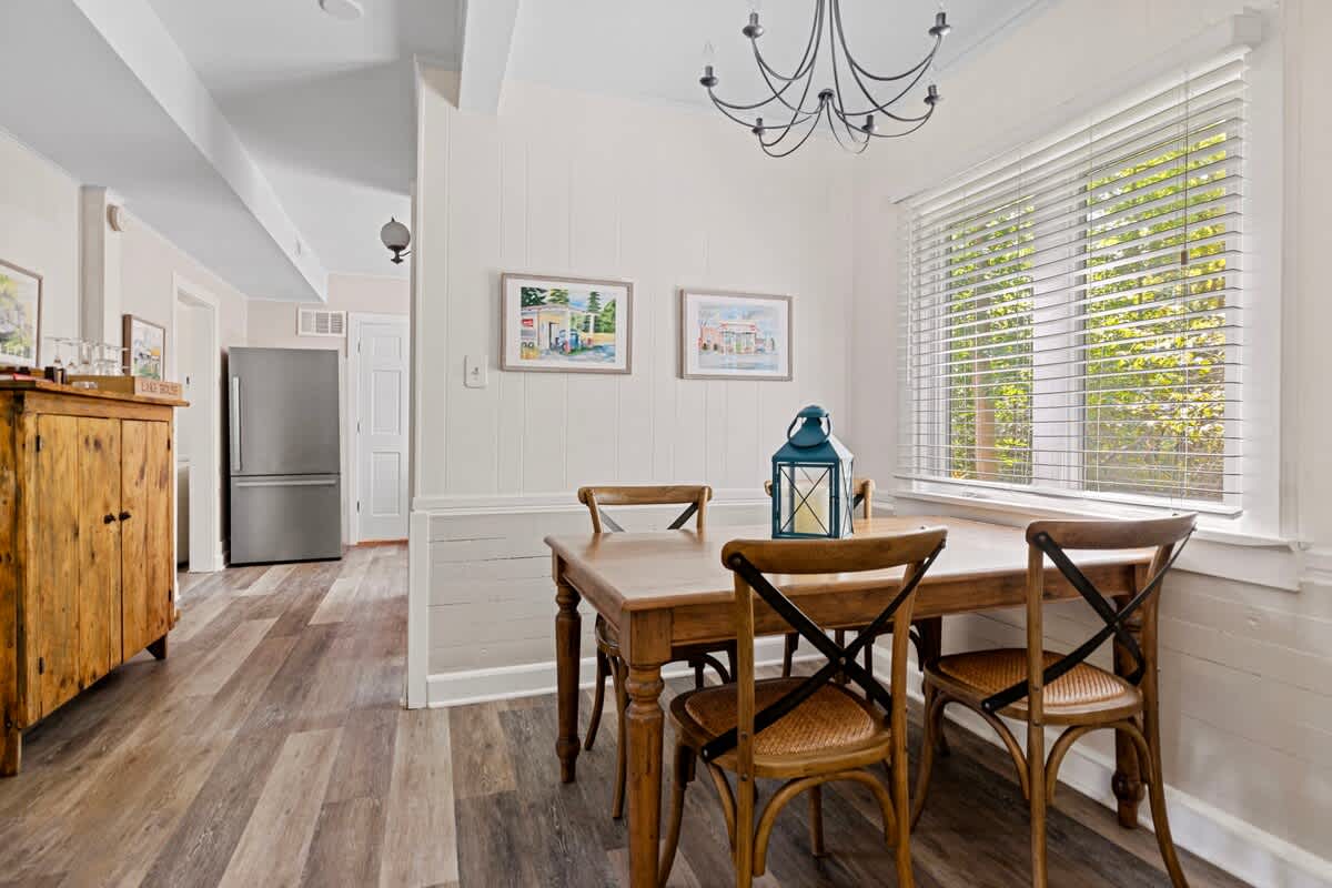 This dining spot invites you to slow down, enjoy a meal, and soak in the charm of rustic simplicity.
