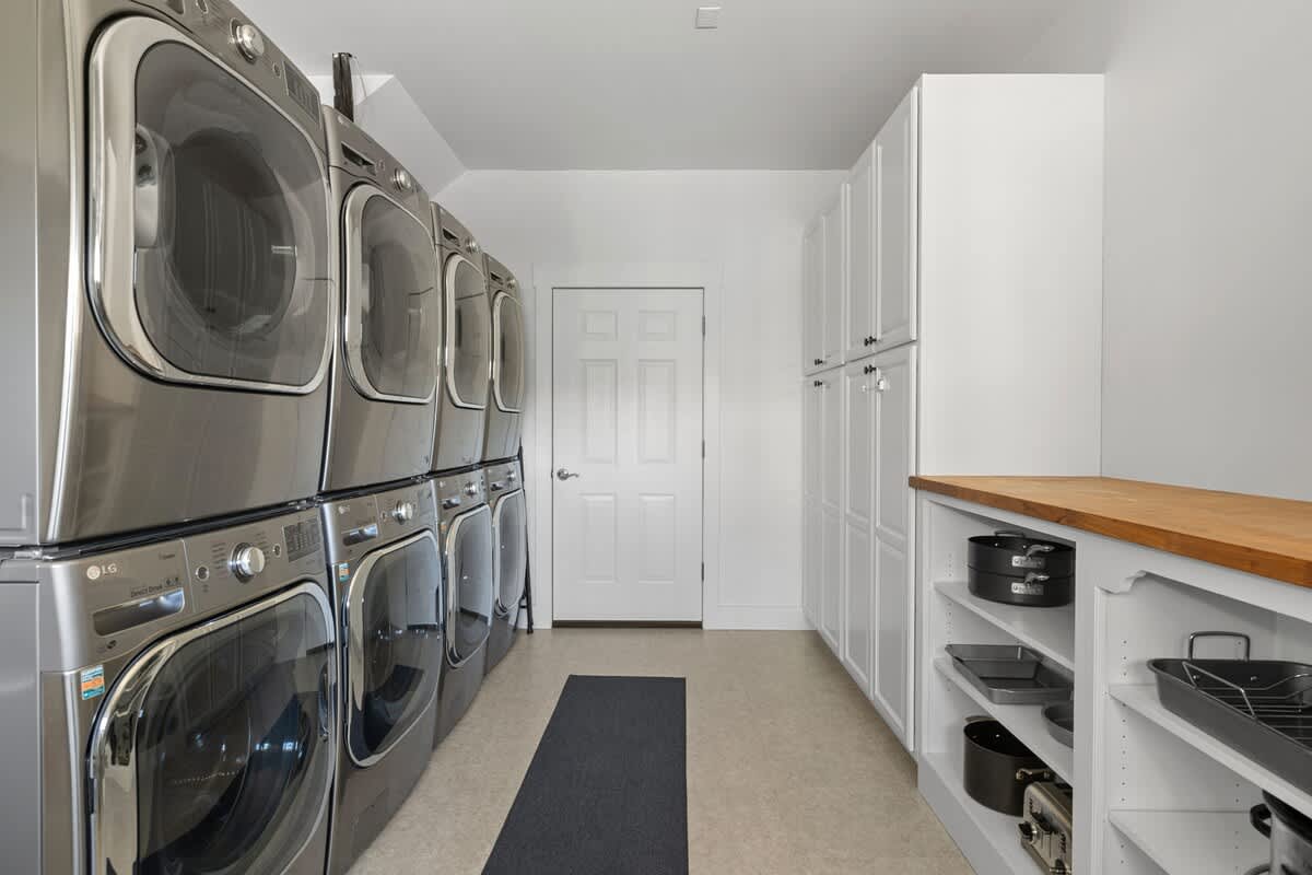 A laundry room so sleek, even dirty socks can’t bring it down.