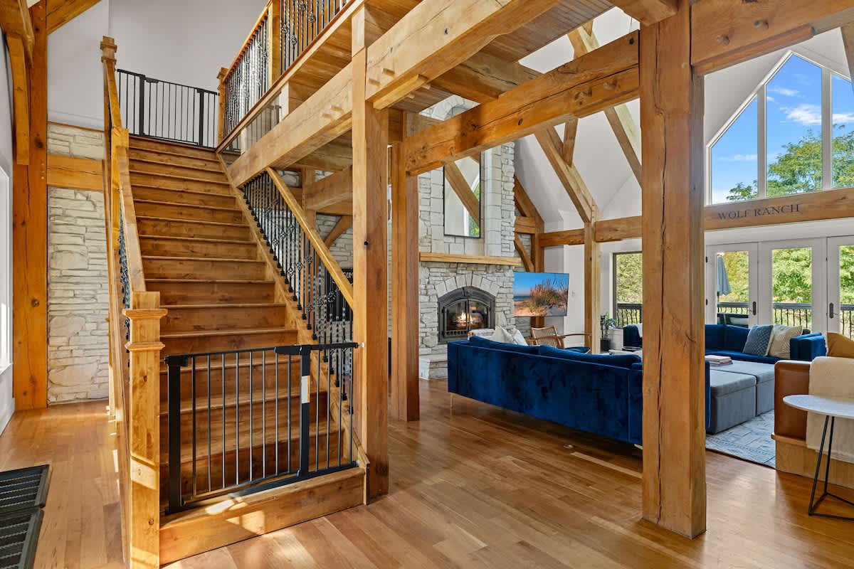 Raise your hand if this is the staircase you’d dramatically descend every day.