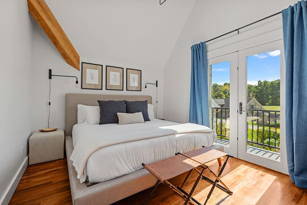 Bedroom 4 is on the upper level & has queen-size bed and 2 twin-size beds.