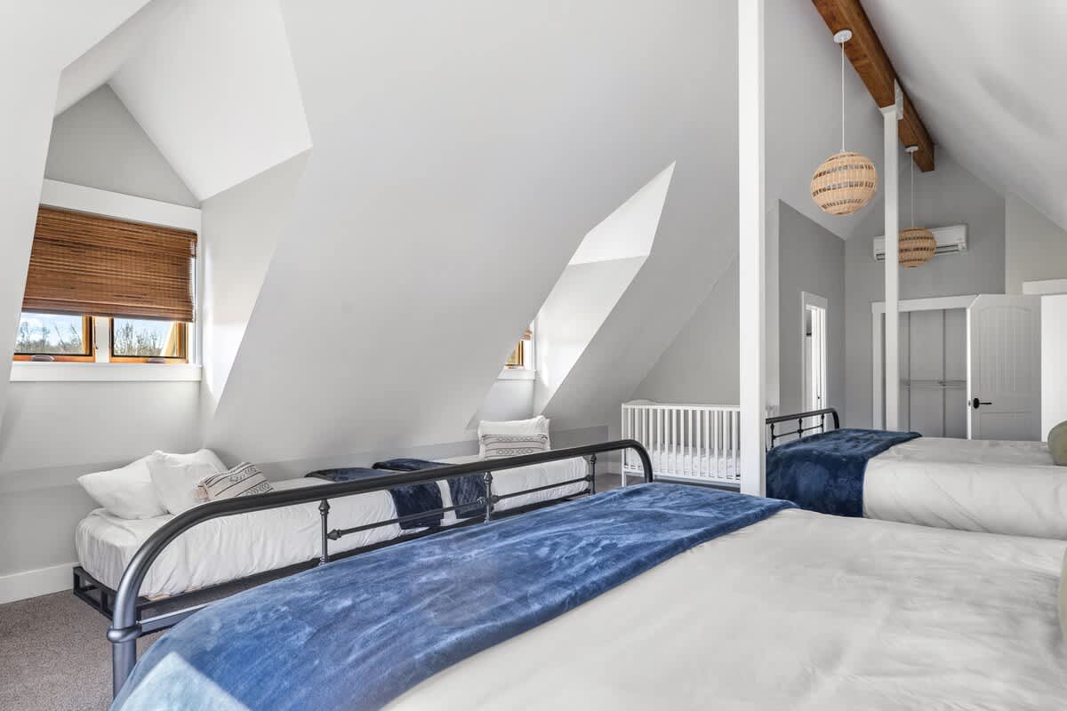 From big kids to tiny tots, there’s room for everyone in this dream loft.