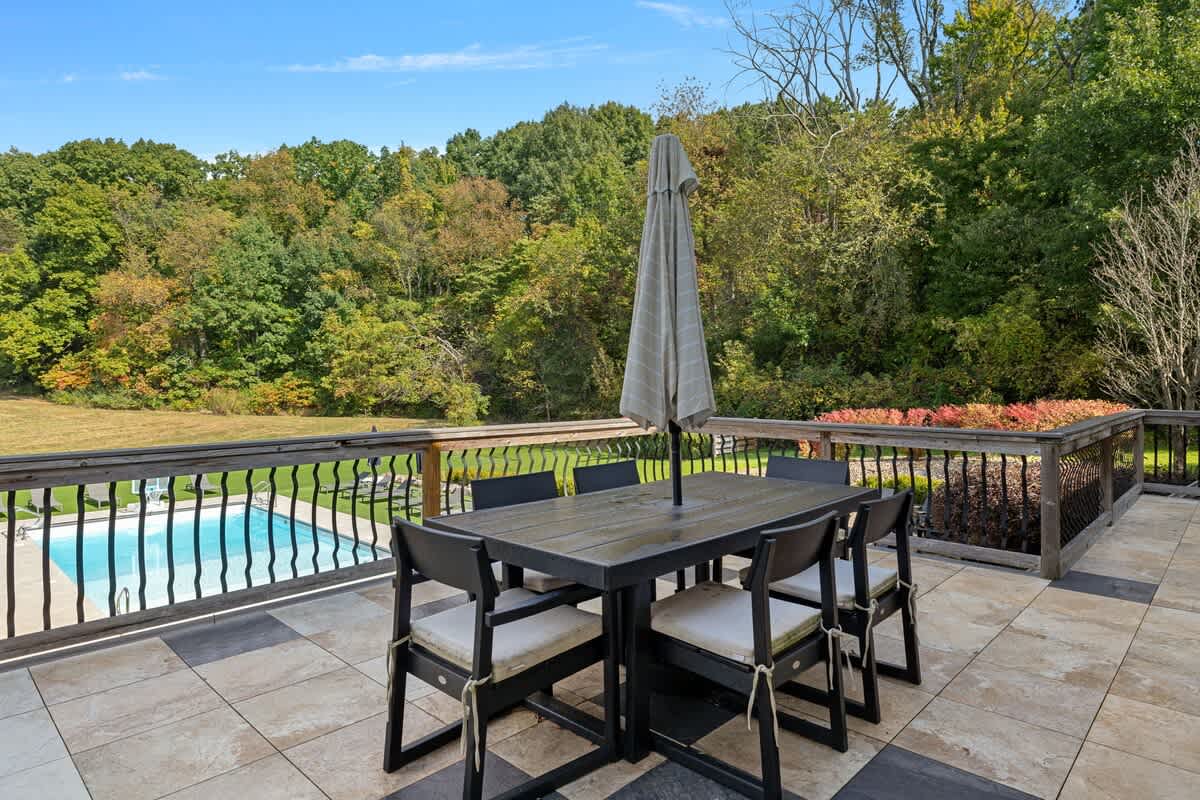 Serving up good vibes with a side of poolside chill!