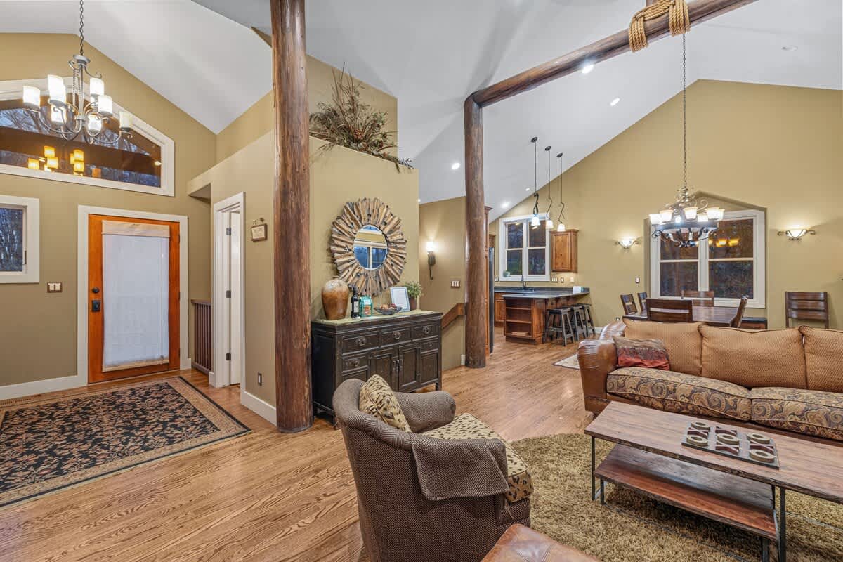 Gather ‘round, kick back, and make yourself at home—this cabin’s got all the warm vibes.