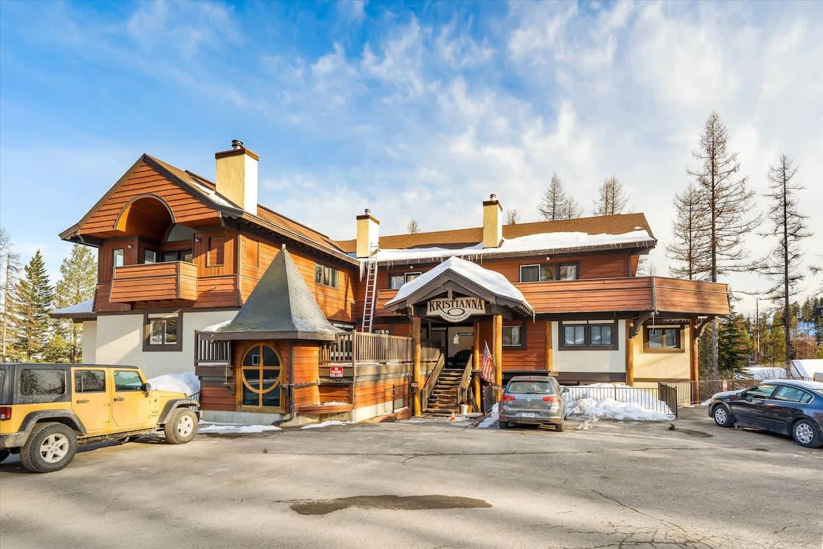 Featured Property Cozy Ski-In Ski-Out Big Mountain Condo