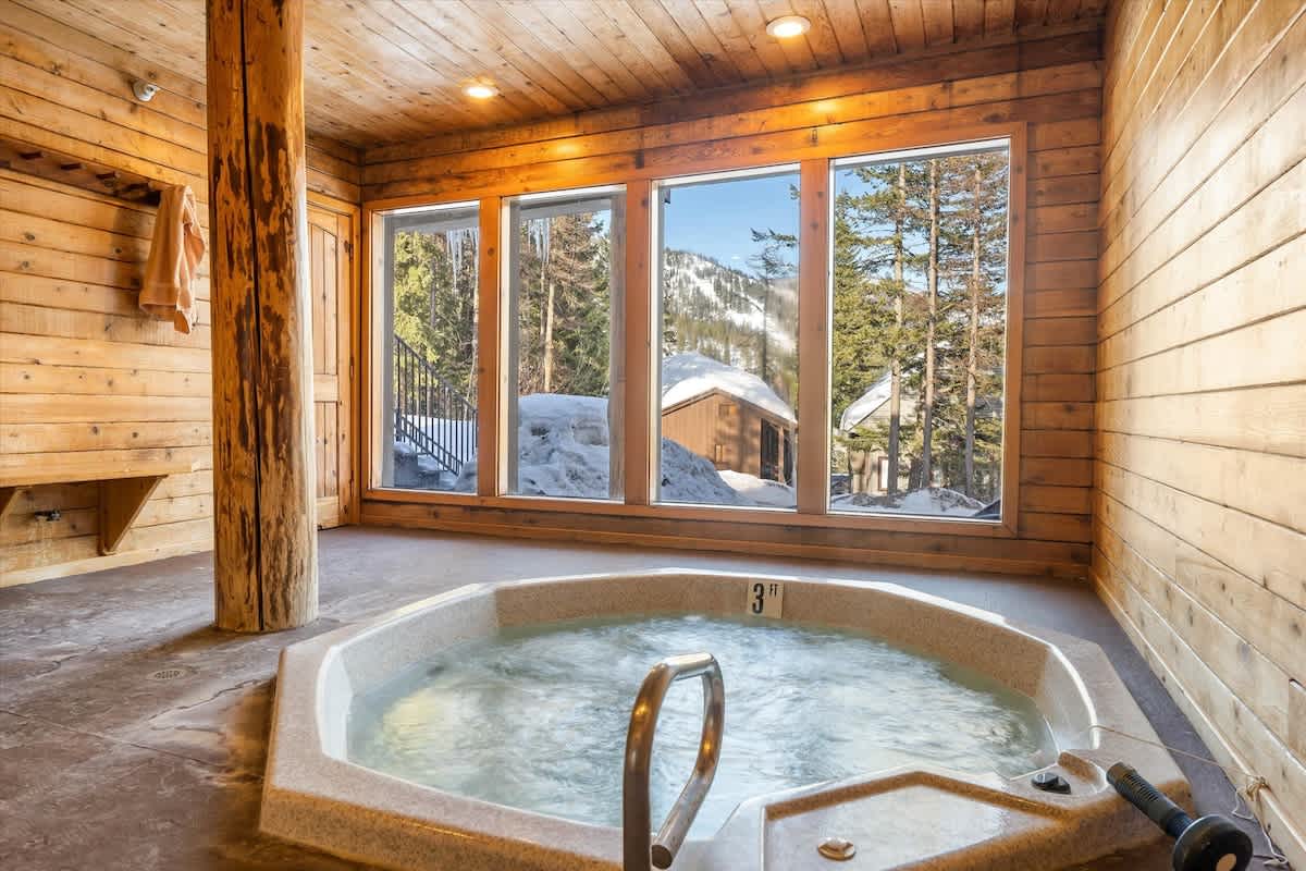 Cozy hot tub, perfect for a winter's night.
