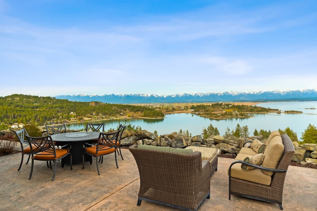Sit back, relax, and let the view do all the talking.