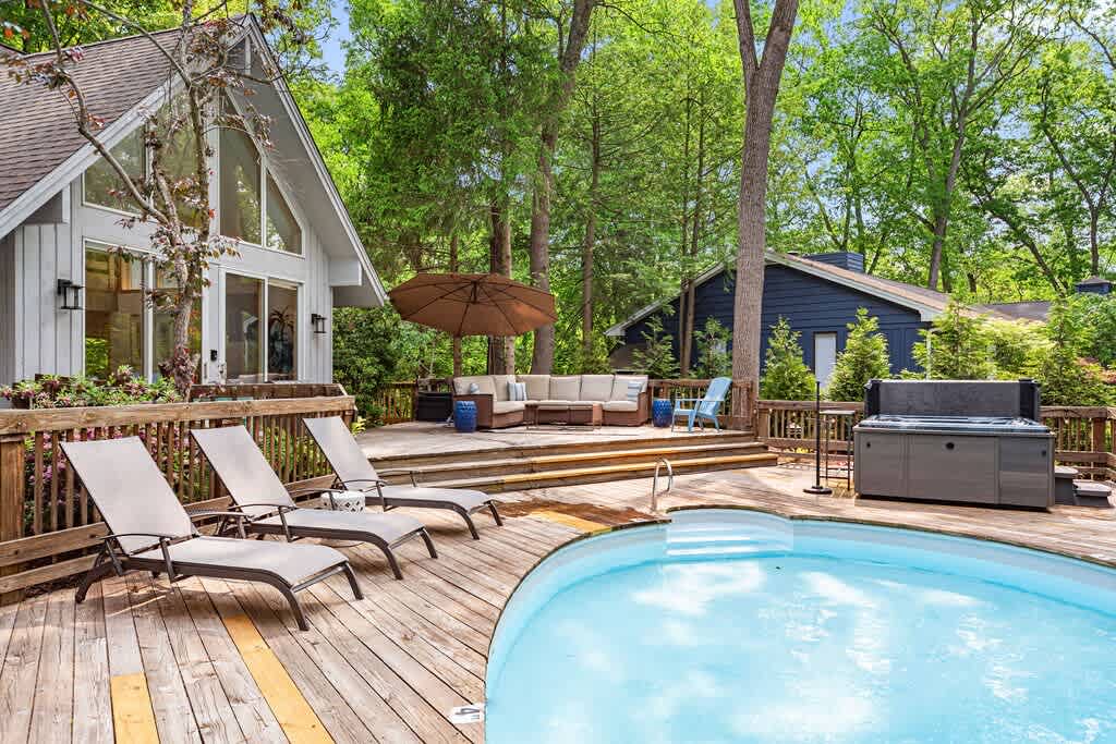 A sun-soaked escape with five-star outdoor vibes.