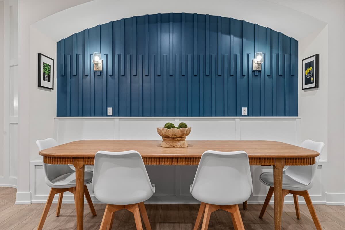 Sit, eat, repeat—because this dining setup steals the show.