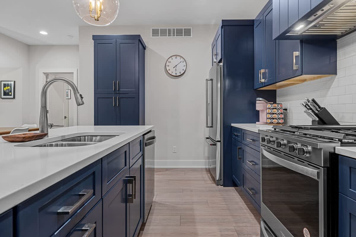 Meal prep? More like a meal performance in this blue beauty.