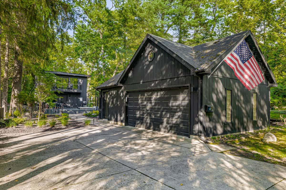 Proof that black isn’t just a color, it’s a statement. Garage goals, anyone?