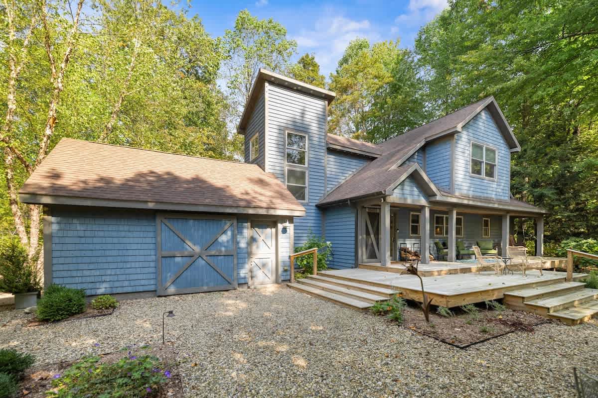 A little slice of blue heaven tucked away in nature!