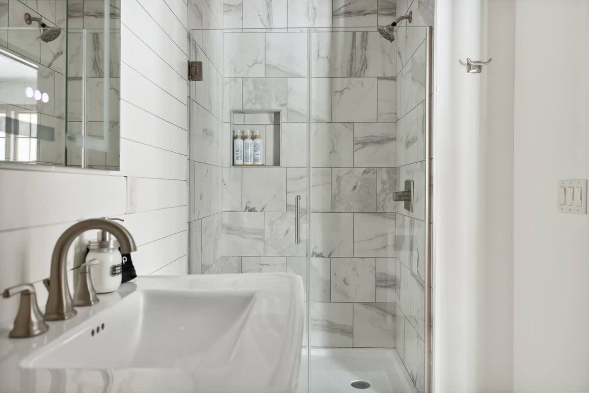 A shower so luxurious, you’ll start singing like you’re on tour!