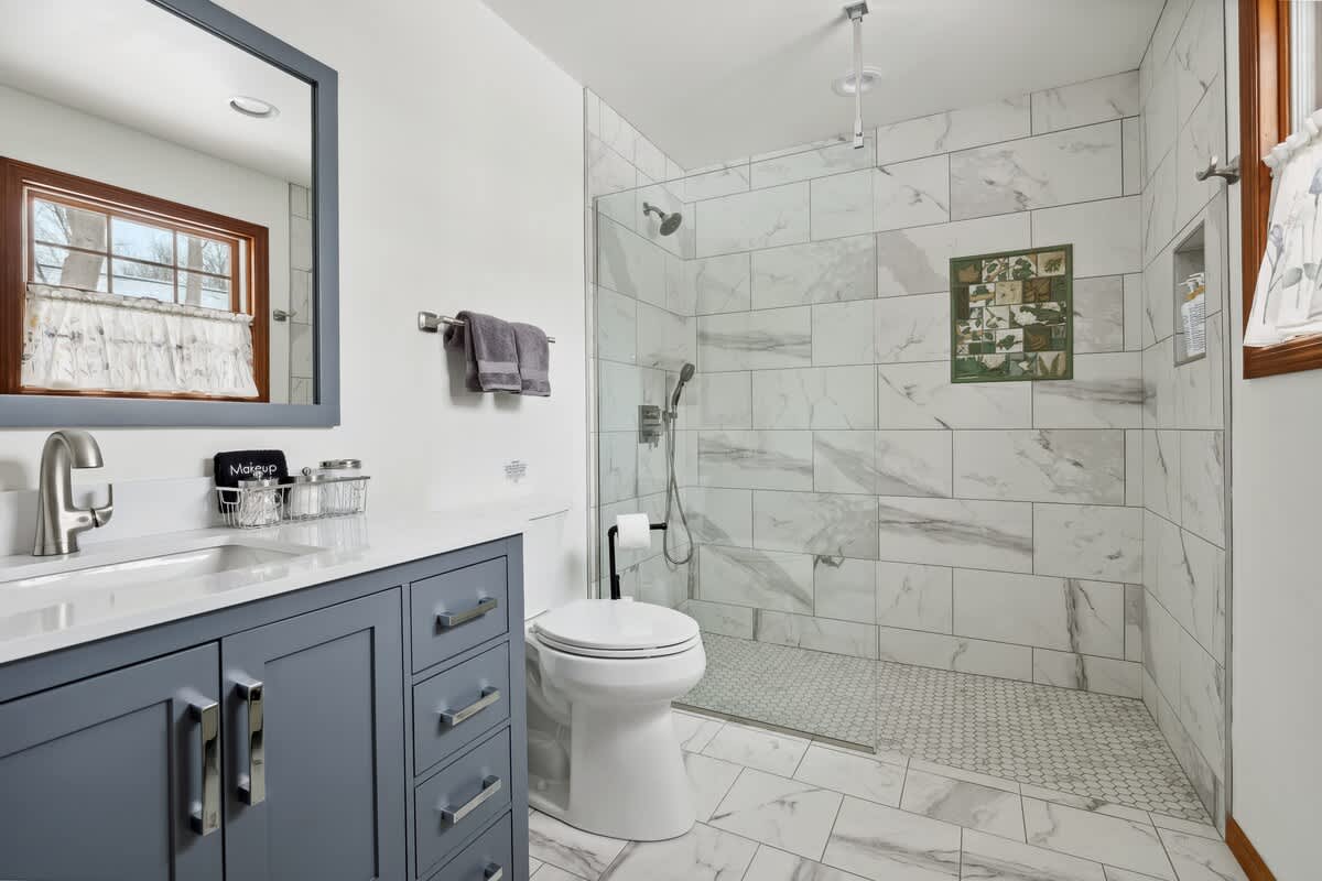 Bright, modern, and spa-like! Relax in style at your perfect getaway.