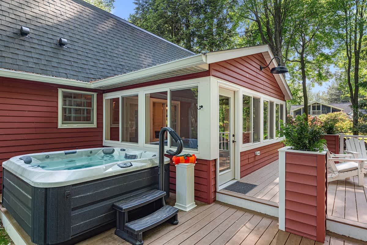 Featured Property Frogmore Cottage 17