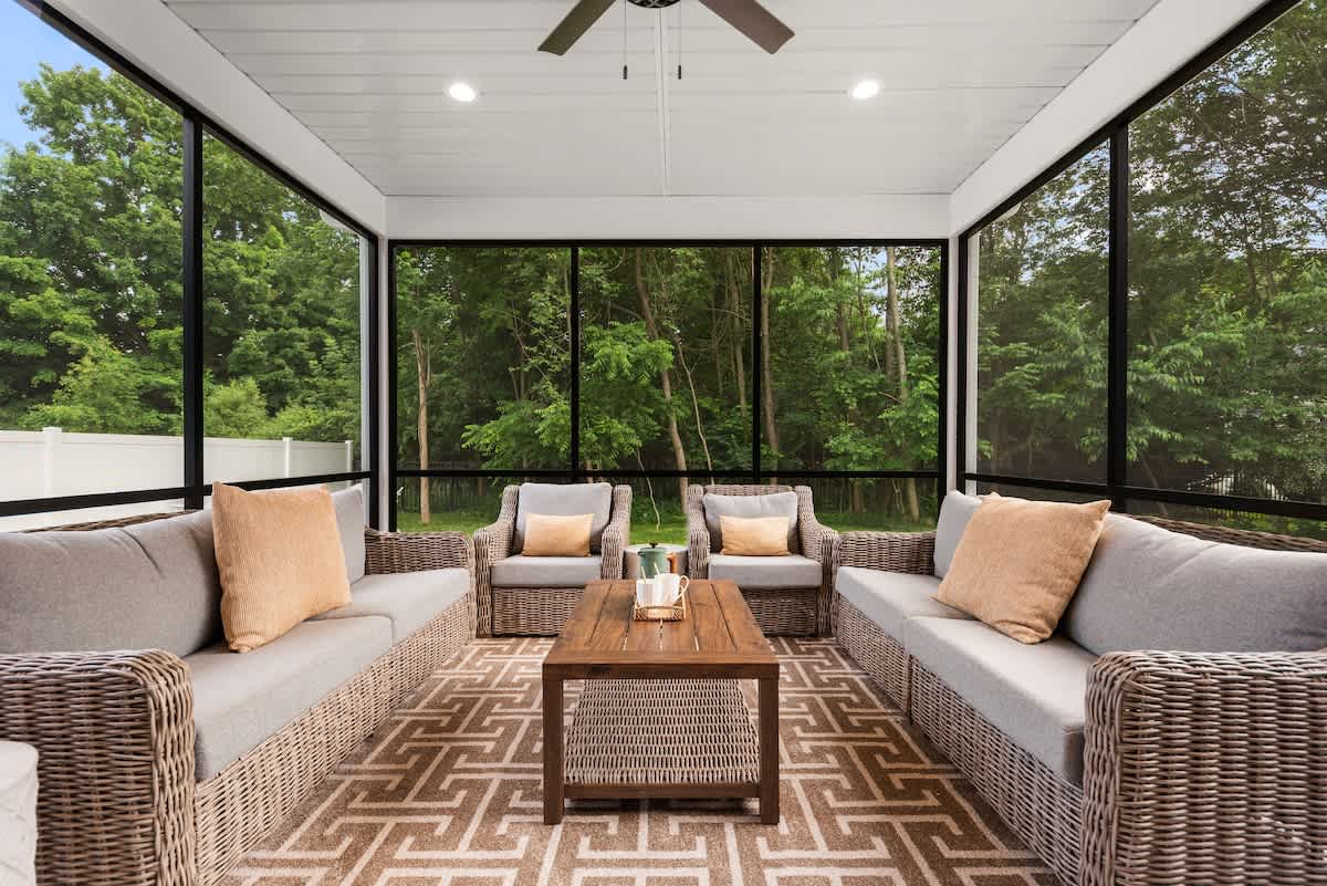 Where book lovers, coffee sippers, and sunset chasers unite!